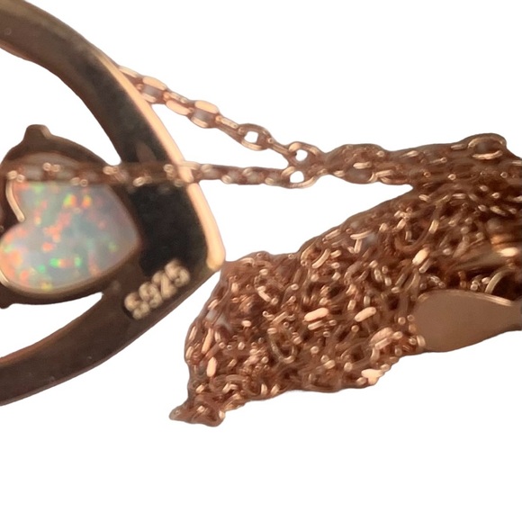 Flyow Fine Jewelry Women’s Loving Mother Child Heart White Opal Necklace - Picture 12 of 13